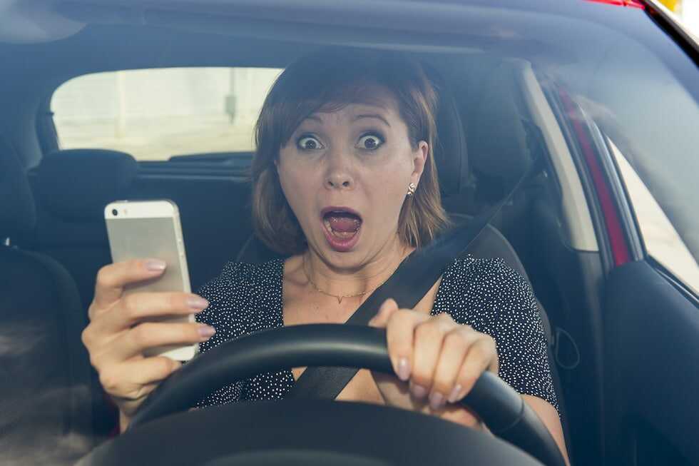cellphone 20use 20distracted 20driving 20car 20crash 20ontario